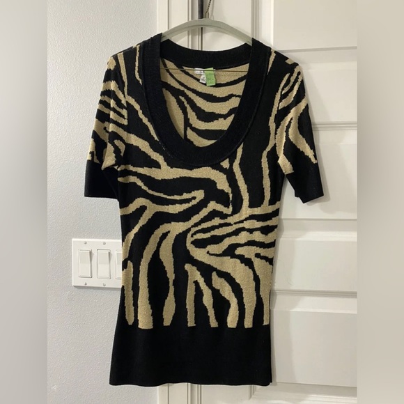 Cache top size small. - Picture 1 of 9